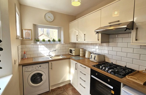 York House | 2 Bed House near York train station, sleeps 4