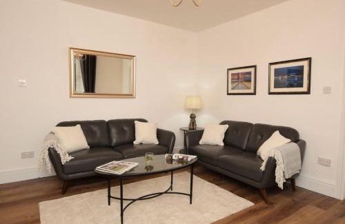 Amble House | 2 Bed in Amble 91206