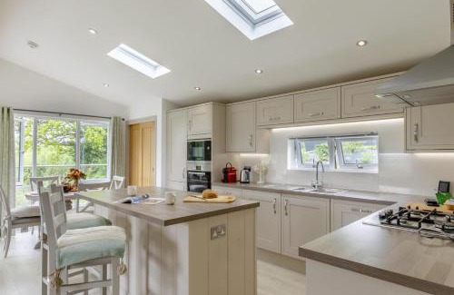 South Brent Cabin | 2 Bed in Avonwick oc-l32020