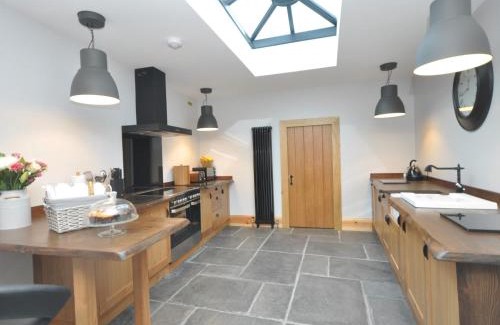 Farmborough House | 2 Bed in Bath 47045