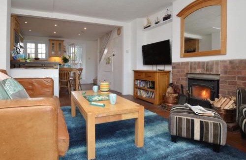 Charmouth House | 2 Bed in Charmouth DC077