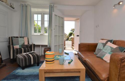 Charmouth House | 2 Bed in Charmouth DC077