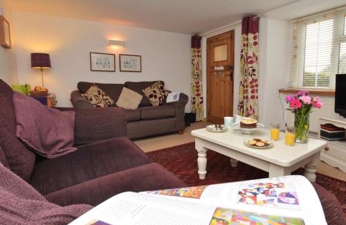 Charmouth House | 2 Bed in Charmouth DC189