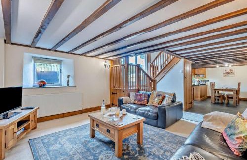 Launceston House | 2 Bed in Launceston 95236