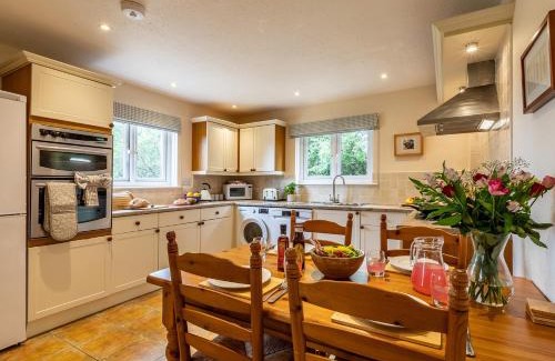 Godshill House | 2 Bed in Godshill 95173