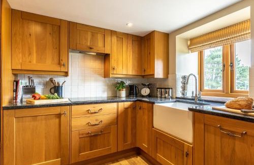 Godshill House | 2 Bed in Godshill 95175