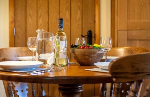 Godshill House | 2 Bed in Godshill 95175