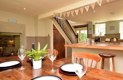 Beeley House | 2 Bed in Holymoorside 49757