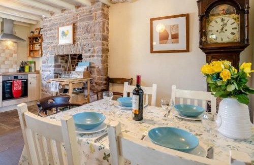 Brecon House | 2 bed in Llanfihangel-Nant-Bran BN200