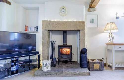 Longnor House | 2 Bed in Longnor 78661
