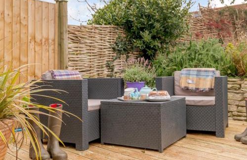West Lulworth House | 2 Bed in Lulworth Cove DC028
