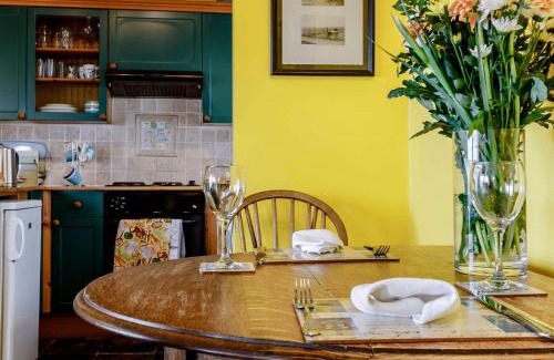 Johnshaven House | 2 Bed in Montrose AN48M
