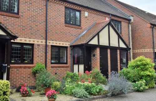 Whichford House | 2 Bed in Moreton-In-Marsh 75870