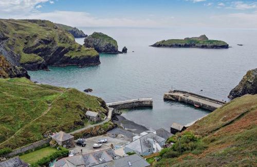 Mullion House | 2 Bed in Mullion Cove 36430