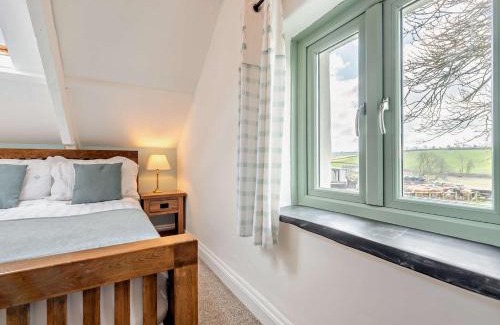 Narberth House | 2 Bed in Narberth 72864