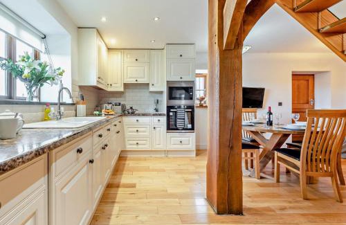 Narberth House | 2 Bed in Narberth 72865