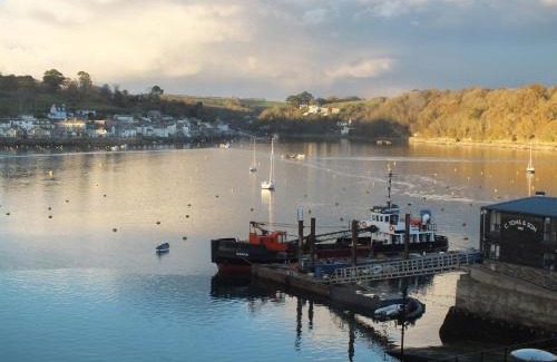 Polruan House | 2 Bed in Polruan PC023