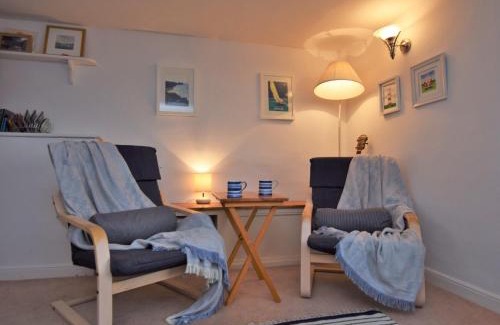 Polruan House | 2 Bed in Polruan PC023