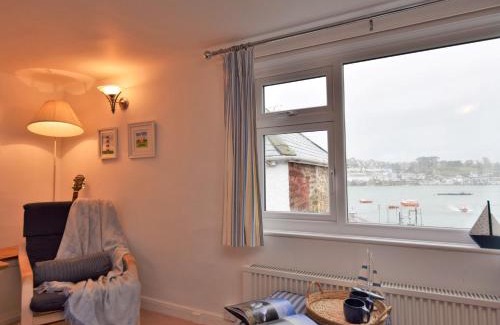 Polruan House | 2 Bed in Polruan PC023