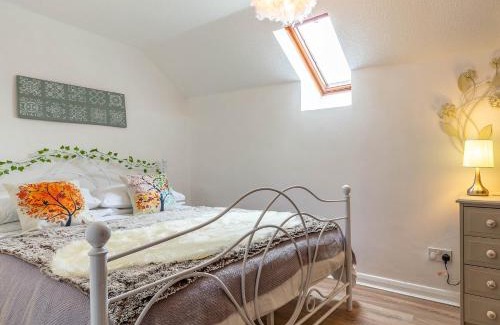 Umberleigh House | 2 Bed in South Molton 78302