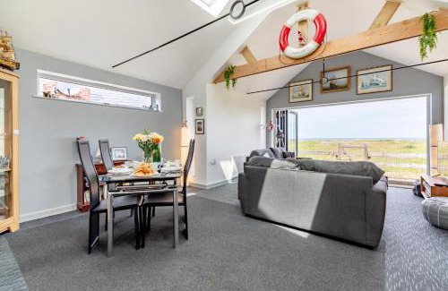 Walcott House | 2 Bed in Walcott oc-s32403
