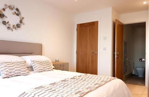 Devonport Apartment | 2 Bed - Leeward House by Pureserviced