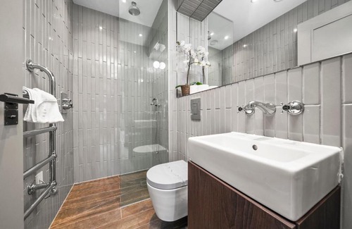 Camden Town Apartment | 2 Bed Lux Apartments near Central London FREE WIFI by City Stay Aparts London