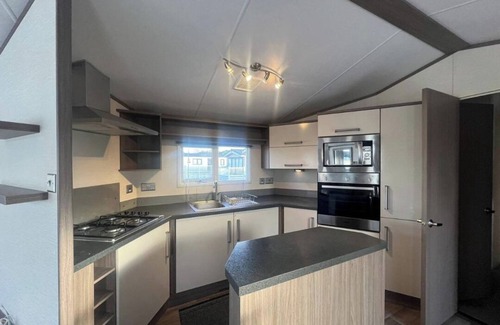 Rhyl Cabin | 2 bed Platinum-Sleeps 6-Decking-Free Parking