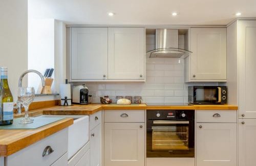 Godshill House | 2 bed property in Godshill Isle of Wight IC149