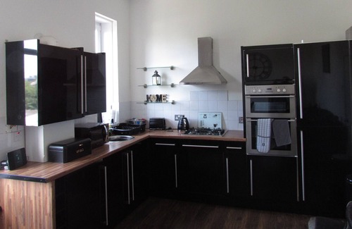 Troon Apartment | 2 bed refurbished first floor flat in town centre location in Troon, close to popular pubs, rest...
