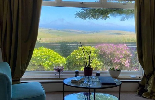 Woodingdean House | 2 Bed Retreat With Amazing Sea Views in Brighton