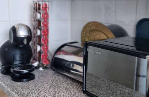 Canning Town Apartment | 2 Bed-sleeps5-free Parking-10 min Walk Underground