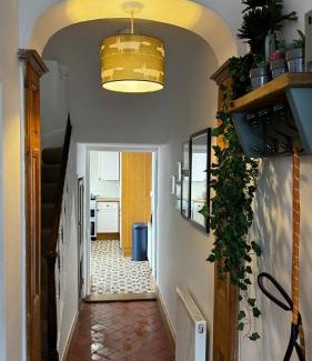 Pembroke Dock House | 2 Bed Townhouse with Log Burner
