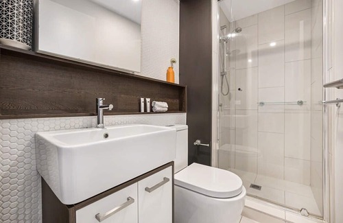 Southbank Apartment | 2-Bed Unit With Balcony Near Southbank Restaurants