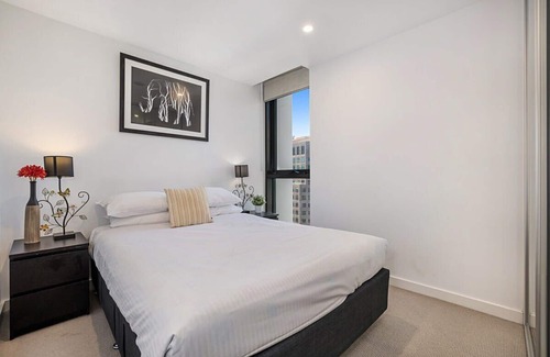 Southbank Apartment | 2-Bed Unit With Balcony Near Southbank Restaurants
