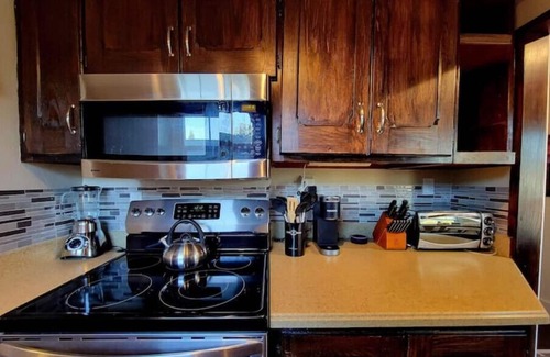 Keyport Cottage | 2 bed w/loft, Keyport beach a block away w/kayak