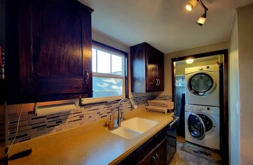 Keyport Cottage | 2 bed w/loft, Keyport beach a block away w/kayak