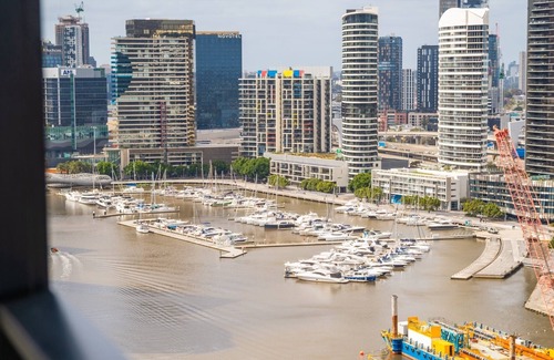 Docklands Apartment | 2-Bed with Harbour Views & Outstanding Amenities