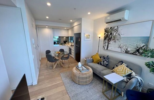 Spring Hill Apartment | 2-Bed with Pool, Gym, Parking and Balcony