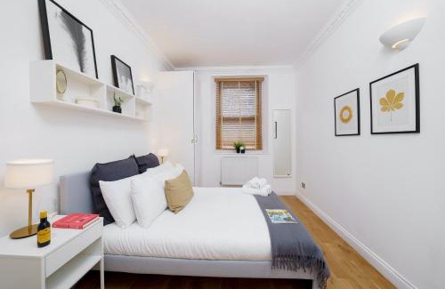 Temple Apartment | 2 Bedr, 3 Beds, 1 Bath Thames, Trafalgar SQ