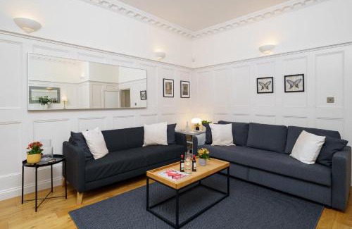 Temple Apartment | 2 Bedr, 3 Beds, 1 Bath Thames, Trafalgar SQ