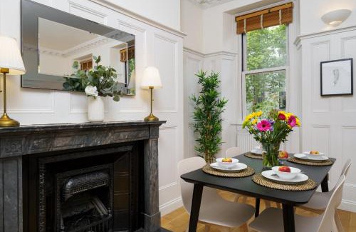 Temple Apartment | 2 Bedr, 3 Beds, 1 Bath Thames, Trafalgar SQ