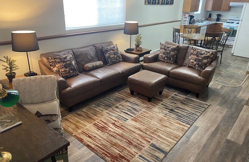 Ridgeway Apartment | 2 bedroom, 1 bath quiet lodge close to town with forest views!