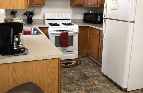 Ridgeway Apartment | 2 bedroom, 1 bath quiet lodge close to town with forest views!