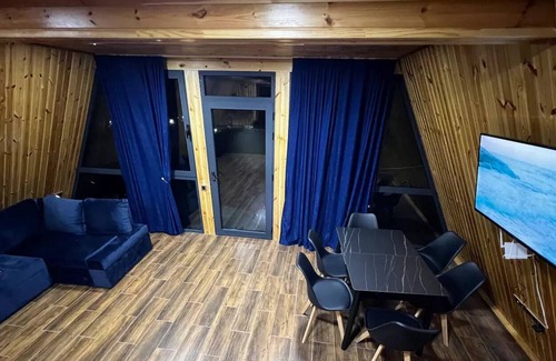 Kaputan Cottage | 2-bedroom, 1-common area, cottage with free parking on premises