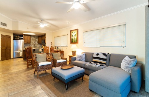 Zona Hotelera Condo | 2 Bedroom, 2 Bathroom Beachfront Condo In Las Mananitas. Completely remodeled!