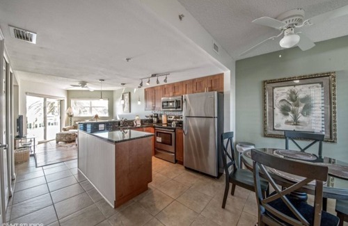 St. Pete Beach Condo | 2 Bedroom, 2 Bath * Sleeps 4 * Awesome Sunrise View