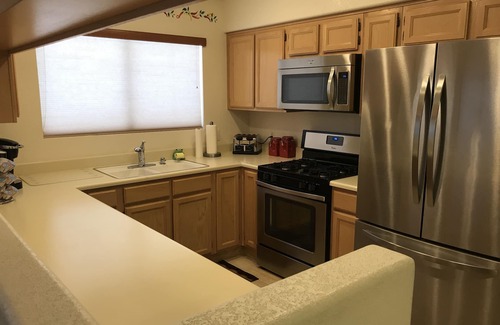 Laughlin House | 2 bedroom, 2 bath, 10 mins to the casino. Perfect for snowbirds and summer fun