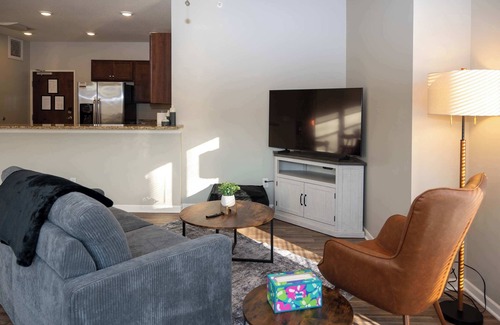 Kutzky Park Apartment | 2 Bedroom 2 Bath Apartment Park Free Near Mayo!
