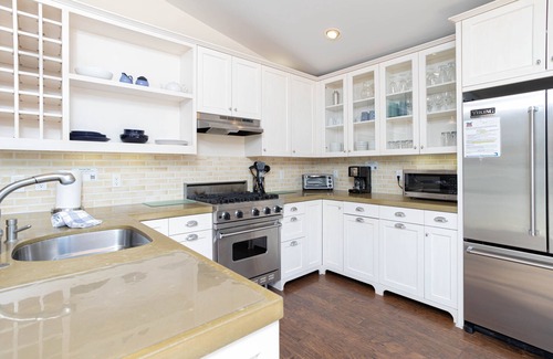 Avila Beach House | 2 Bedroom/2 Bath Boutique Townhouse offers Famous Avila Pier Views from.